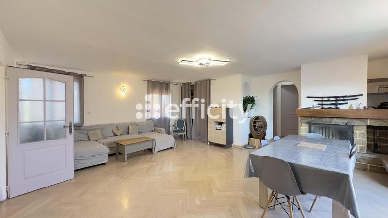 Pavillon - 130 m² - 7 pièces