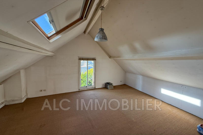 Maison - 102 m² - 4 pièces
