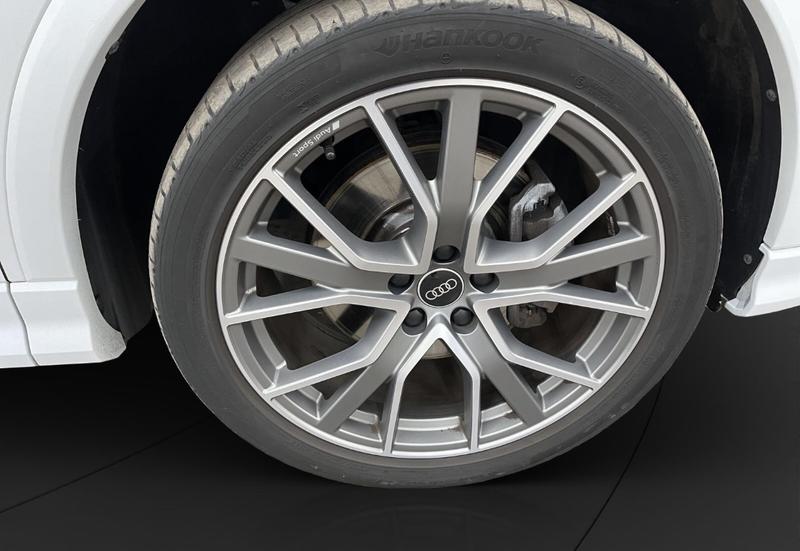 Audi Q3 Sportback 45 TFSIe 245 s-Line Hybride Rechargeable / Camera 360° Sonos Sieges Elec Keyless