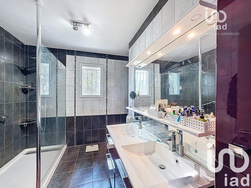 Maison - 246 m² - 7 pièces