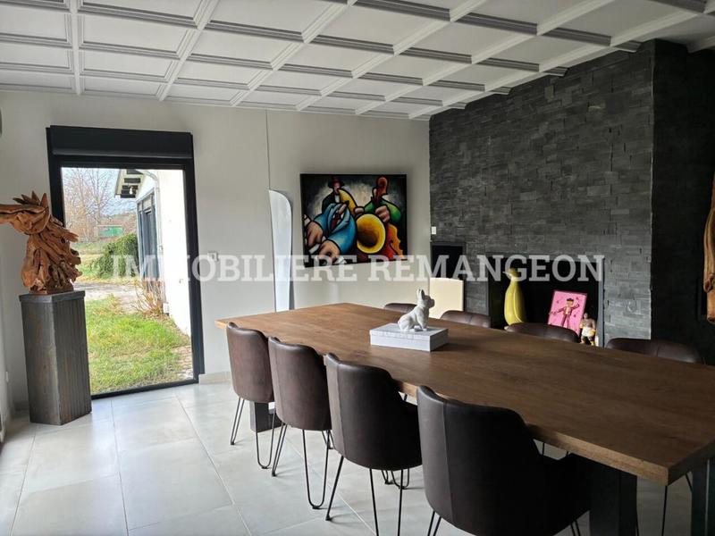 Demeure - 357 m² - 10 pièces