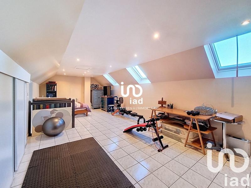 Maison - 217 m² - 9 pièces