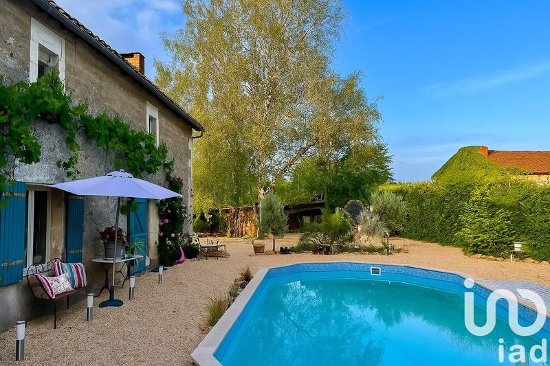 Maison - 244 m² - 8 pièces