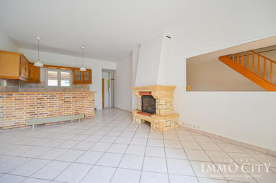 Maison - 94 m² - 5 pièces