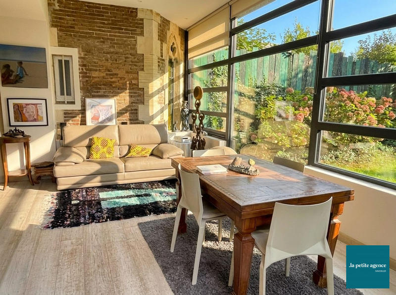 Maison - 224 m² - 8 pièces