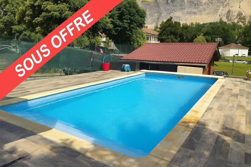 Maison - 120 m² - 5 pièces