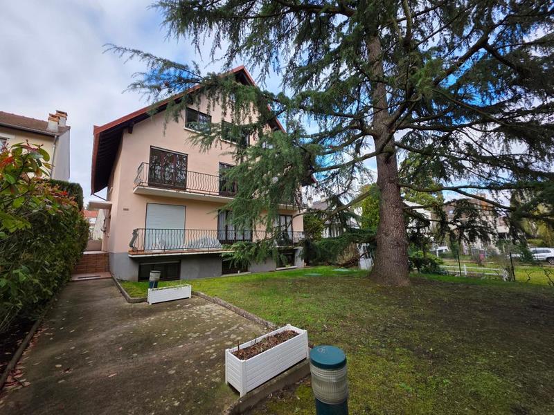 Appartement - 110 m² - 5 pièces