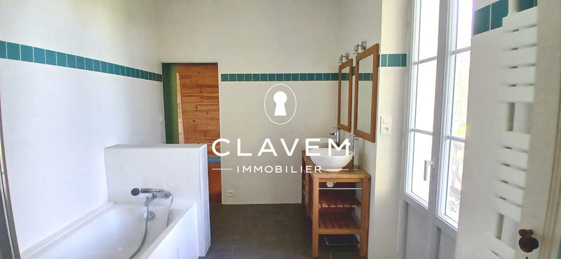 Maison - 350 m² - 15 pièces