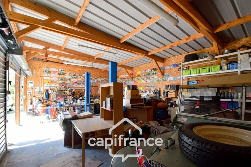 Maison - 220 m² - 6 pièces