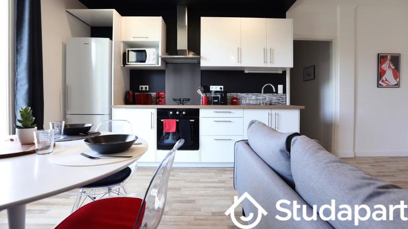 Chambre - 12 m² - 1 pièce