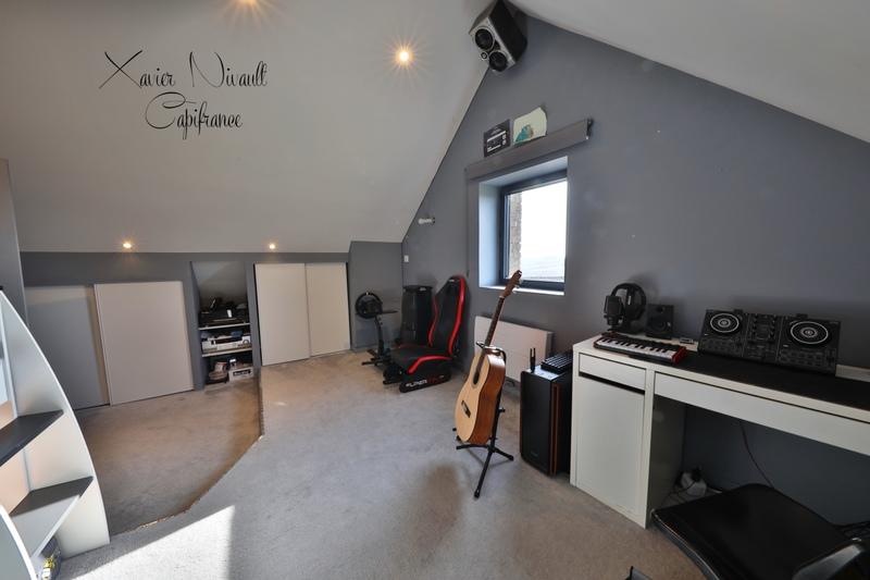 Maison - 394 m² - 9 pièces