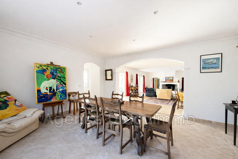 Maison - 260 m² - 7 pièces