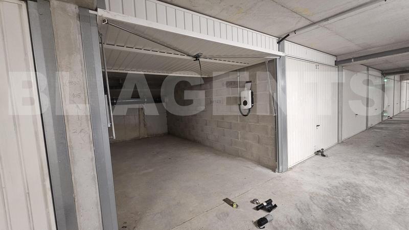 Parking / Garage - 13 m²