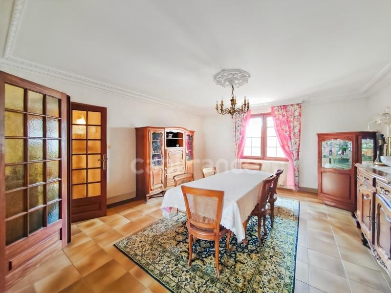 Maison - 280 m² - 10 pièces
