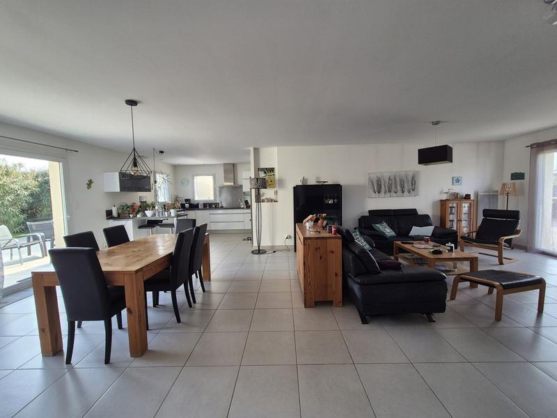 Maison - 110 m² - 4 pièces