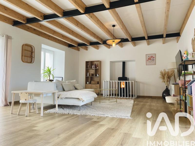 Maison - 234 m² - 8 pièces