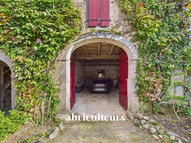Maison ancienne - 235 m² - 8 pièces