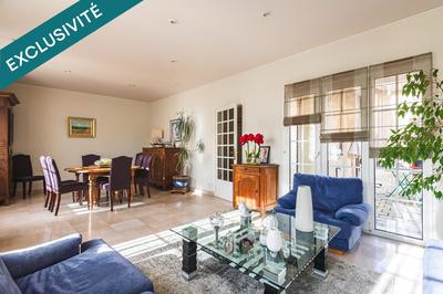 Maison - 267 m² - 10 pièces