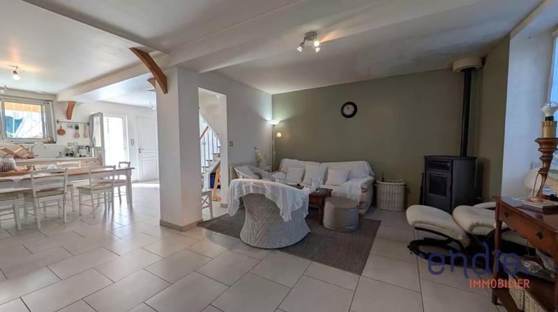 Maison - 104 m² - 5 pièces