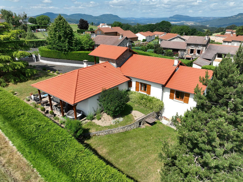 Maison - 156 m² - 9 pièces