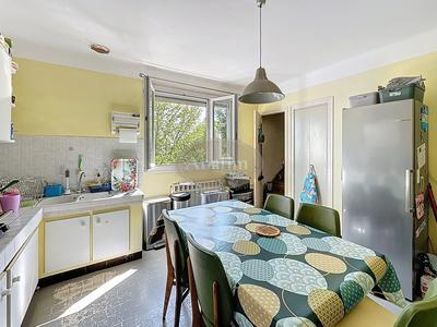 Maison - 101 m² - 6 pièces