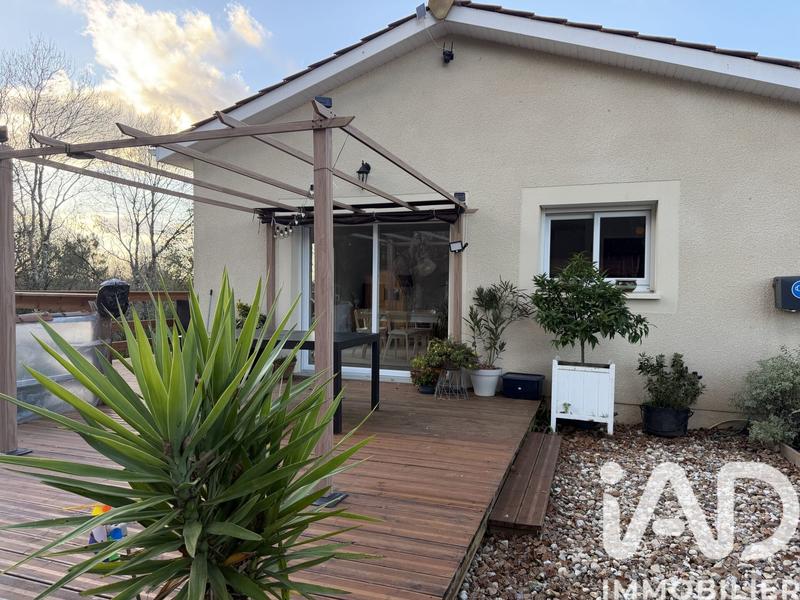 Maison - 90 m² - 4 pièces