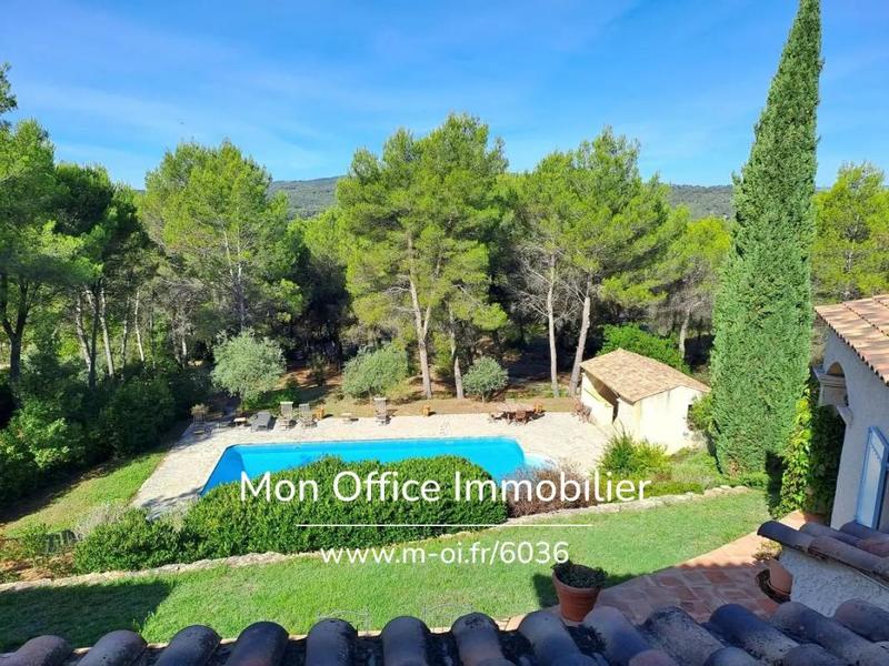 Maison - 185 m² - 7 pièces