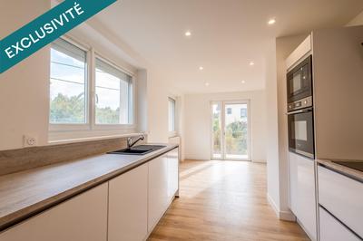 Maison - 210 m² - 7 pièces