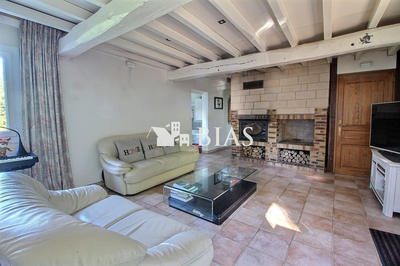 Maison - 220 m² - 7 pièces