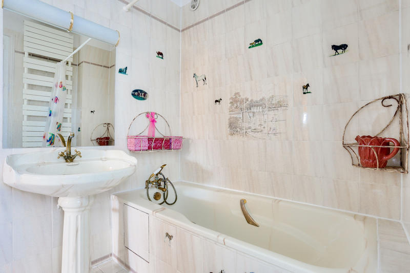 Maison - 192 m² - 9 pièces