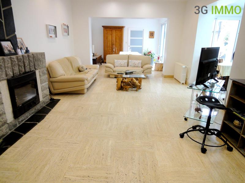 Maison - 235 m² - 9 pièces