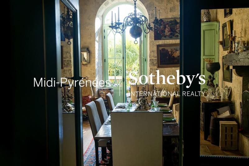 Hôtel particulier - 320 m² - 10 pièces