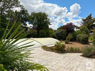 Maison - 213 m² - 8 pièces