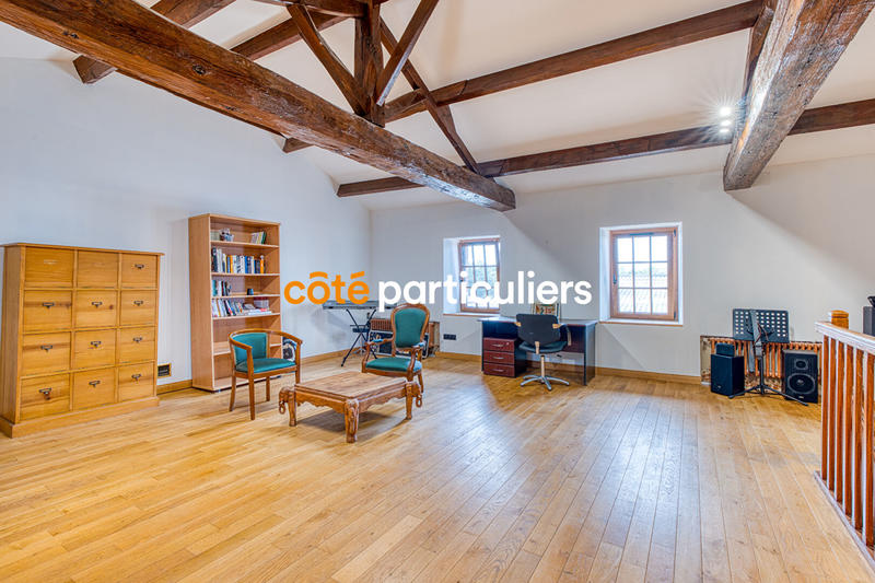 Maison - 275 m² - 9 pièces