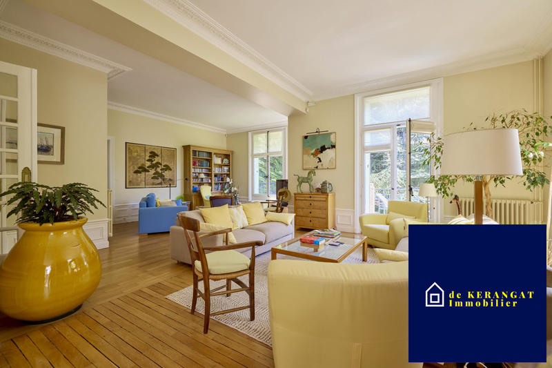 Maison - 262 m² - 9 pièces