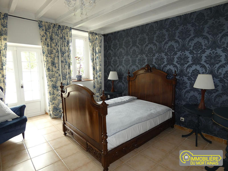 Maison - 330 m² - 7 pièces