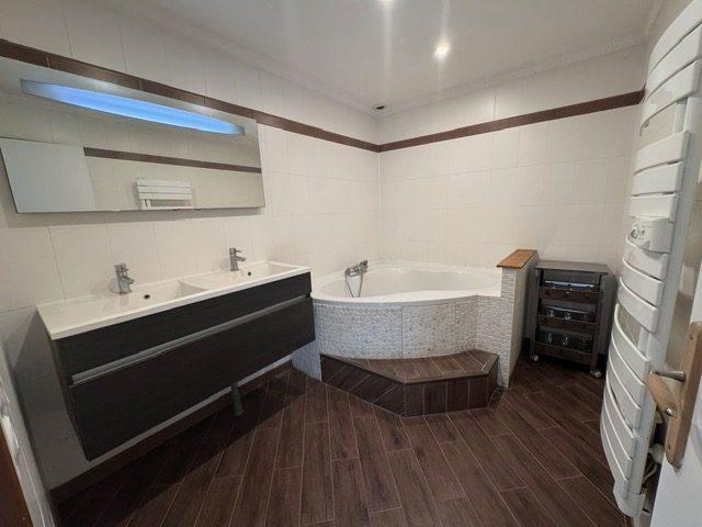 Maison ancienne - 175 m² - 6 pièces