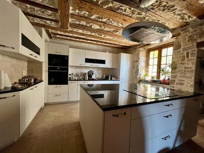 Propriété - 215 m² - 10 pièces