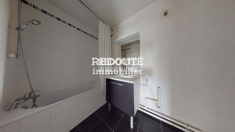 Appartement - 96 m² - 5 pièces