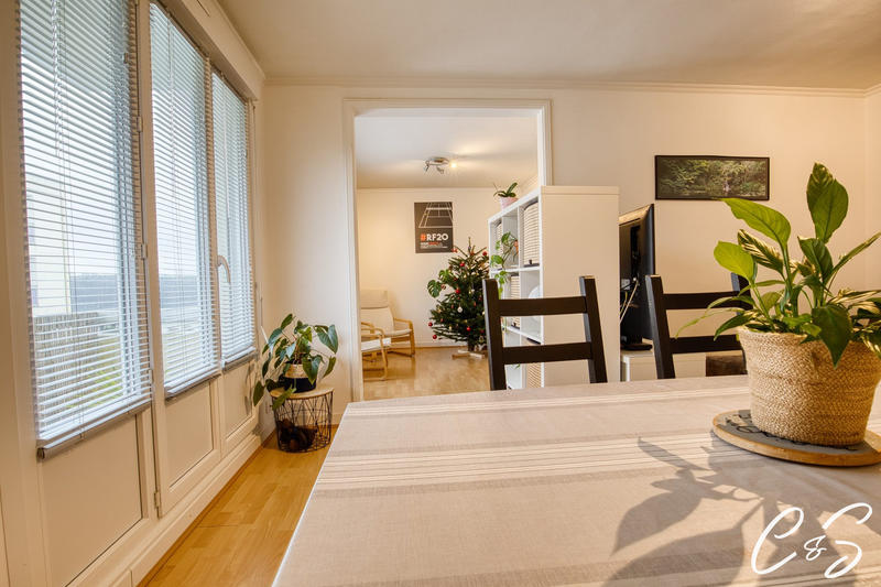 Appartement - 98 m² - 4 pièces