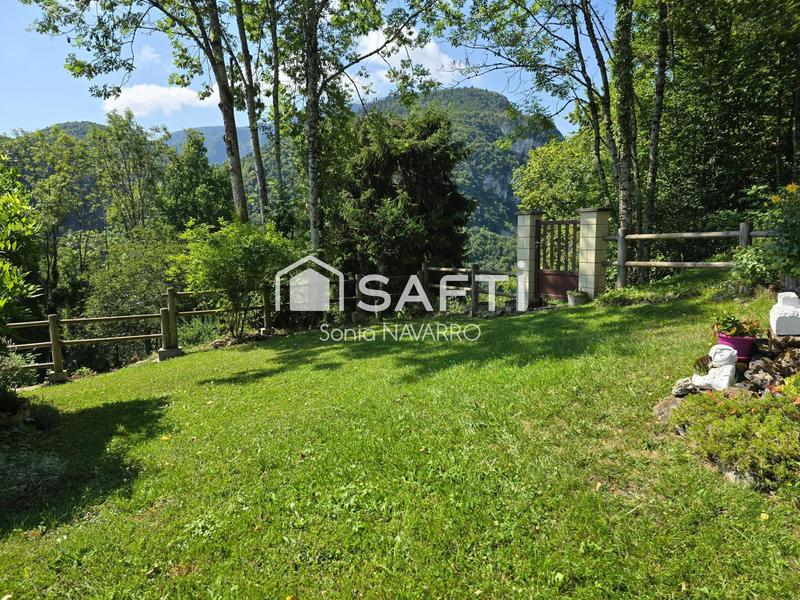 Maison - 180 m² - 8 pièces