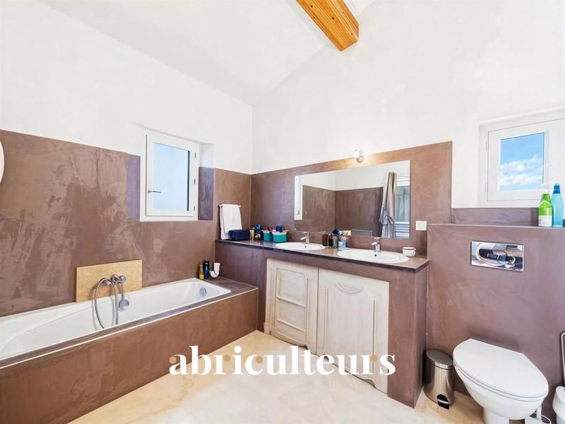 Maison - 170 m² - 5 pièces