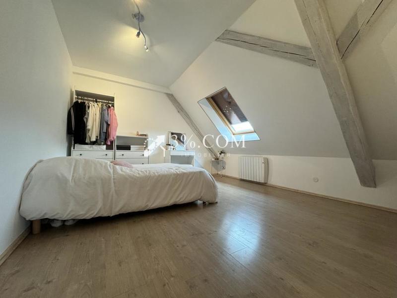 Demeure - 251 m² - 8 pièces