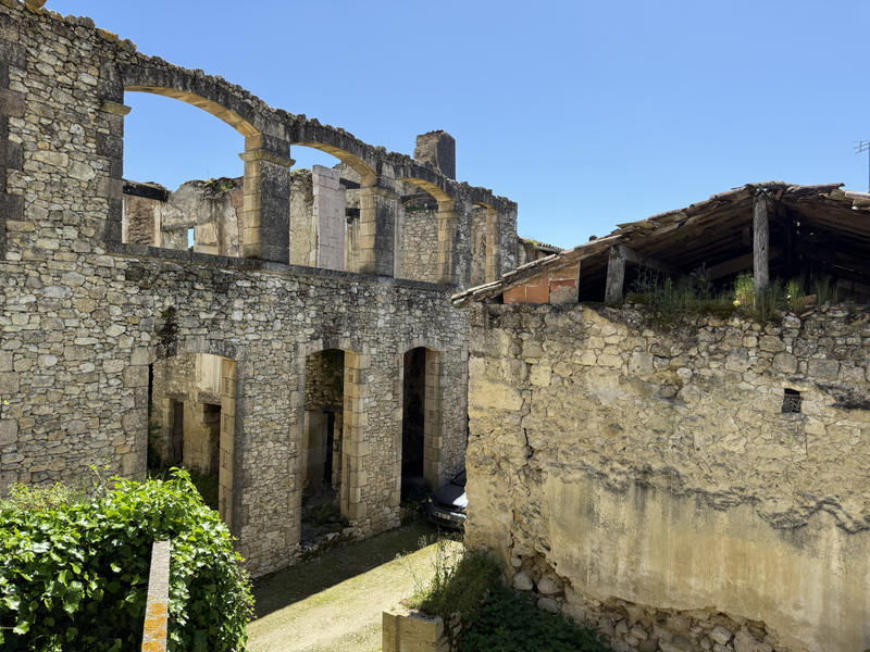 Maison de village - 200 m² - 2 pièces