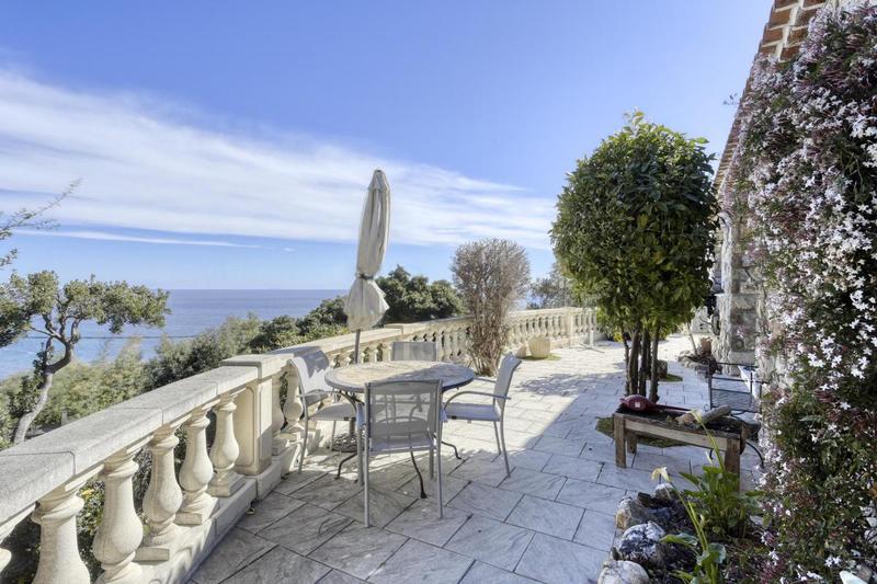 Maison - 255 m² - 8 pièces