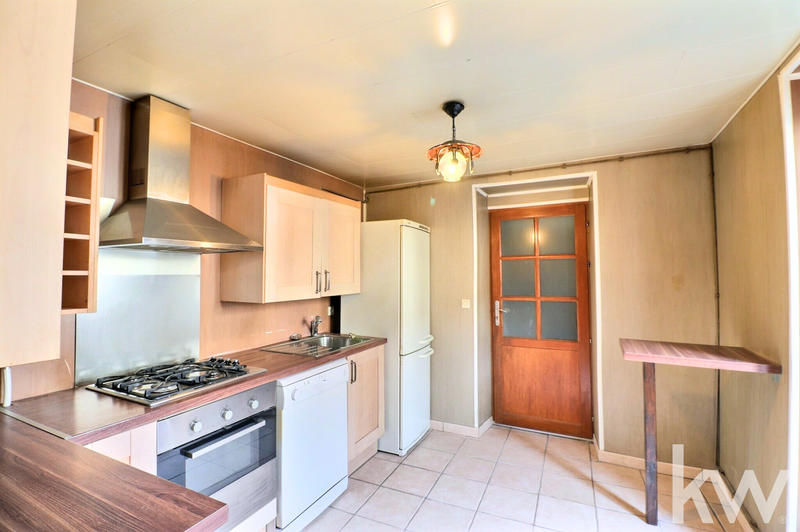 Maison - 80 m² - 5 pièces