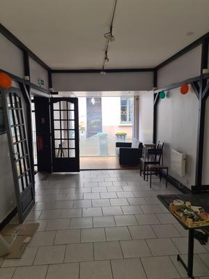 Local commercial - 100 m² - 2 pièces