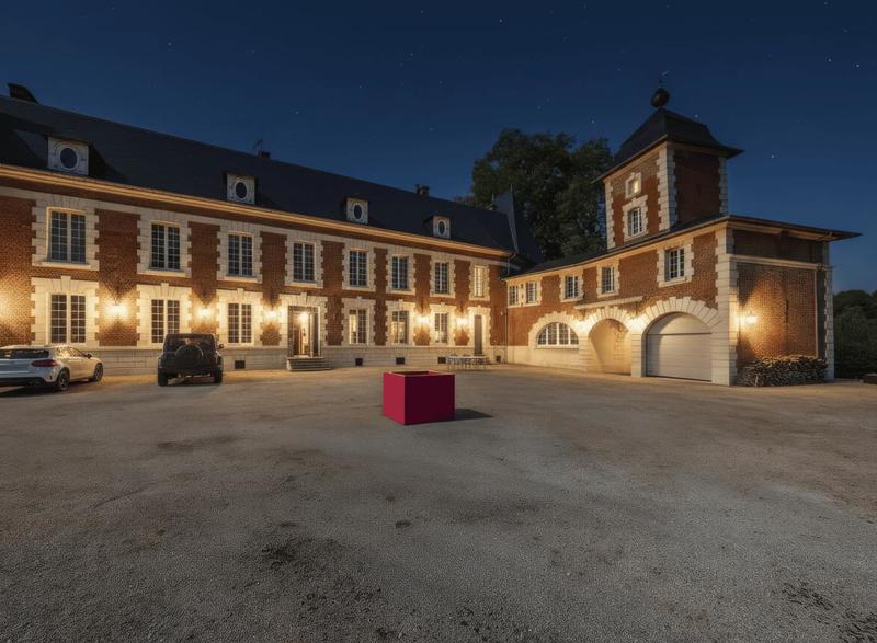 Maison - 1 200 m² - 16 pièces