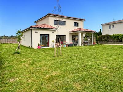 Maison - 149 m² - 5 pièces