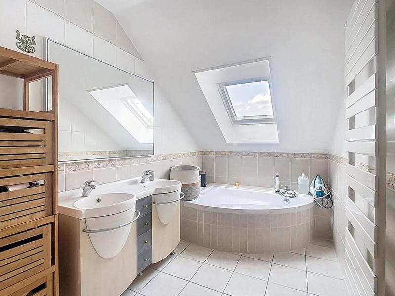 Maison - 180 m² - 7 pièces